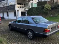 Gebraucht Mercedes E230 132 PS (97 kW) 1989 Silber Limousine