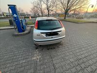 Gebraucht Ford Focus 75 PS (55 kW) 2001 Silber Kleinwagen