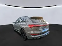 Używany Audi e-tron S-Line 300 kW (408 KM) 2022 Szary SUV