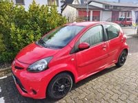 Gebraucht Toyota Aygo 68 PS (50 kW) 2012 Rot Kleinwagen