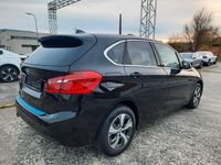Gebraucht BMW 216 Active Tourer Basis 116 PS (85 kW) 2016 Schwarz Van / Kleinbus