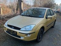 Gebraucht Ford Focus 102 PS (75 kW) 2000 Gold Limousine
