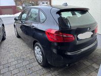 Gebraucht BMW 216 Active Tourer Advantage 102 PS (75 kW) 2016 Schwarz Van / Kleinbus