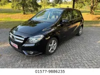 Gebraucht Mercedes B180 122 PS (89 kW) 2012 Schwarz Kleinwagen