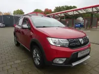 Gebraucht Dacia Sandero Prestige 90 PS (66 kW) 2017 Rot Kleinwagen