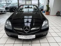 Gebraucht Mercedes SLK200 2LOOK Edition 184 PS (135 kW) 2010 Schwarz/baltic black Cabrio