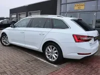 Gebraucht Skoda Superb Style 150 PS (110 kW) 2017 Weiß Kombi