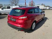 gebraucht Ford Focus Turnier Titanium*AHK*SITZ-H*8-FACH*1-HAND*