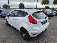 Gebraucht Ford Fiesta Trend 60 PS (44 kW) 2009 Weiß Kleinwagen