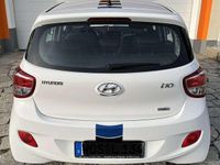 Gebraucht Hyundai i10 Edition 87 PS (63 kW) 2014 Weiß Kleinwagen