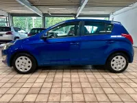 Gebraucht Hyundai i20 85 PS (62 kW) 2013 Blau Kleinwagen