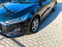 Gebraucht Ford Focus ST-Line 125 PS (91 kW) 2022 Schwarz Limousine