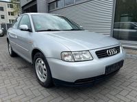 Second-hand Audi A3 Ambiente 101 CP (74 kW) 2000 Argintiu Hatchback
