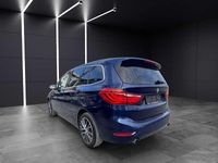 Gebraucht BMW 220 Advantage 192 PS (141 kW) 2017 Mediterranblau metallic Van / Kleinbus