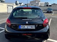 Gebraucht Peugeot 208 Active 82 PS (60 kW) 2016 Schwarz Kleinwagen