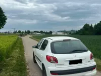 Gebraucht Peugeot 206+ 68 PS (50 kW) 2010 Weiß Kleinwagen