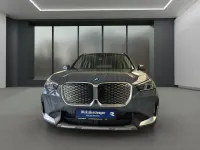 Gebraucht BMW iX1 Shadowline 230 kW (313 PS) 2025 Grau / storm bay (metallic) SUV