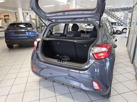 Neu Hyundai i10 63 PS (46 kW) 2026 Grau Kleinwagen