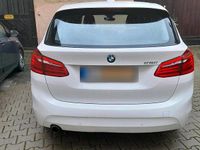 Gebraucht BMW 218 136 PS (100 kW) 2016 Weiß Kombi