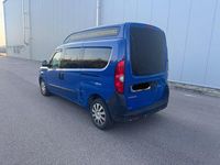 Gebraucht Opel Combo Selection 120 PS (88 kW) 2017 Blau Van / Kleinbus