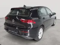 Gebraucht VW Golf VII Life 150 PS (110 kW) 2021 Deep black perleffekt Kleinwagen