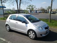 Gebraucht Toyota Yaris 87 PS (63 kW) 2008 Silber Kleinwagen