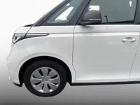 Używany VW ID. Buzz 150 kW (204 KM) 2024 Biały Minivan