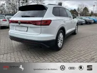 Gebraucht VW Touareg 231 PS (169 kW) 2025 Weiß SUV