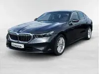 Gebraucht BMW 550 489 PS (359 kW) 2025 Grau (sophistograu brillanteffekt metalli) Limousine