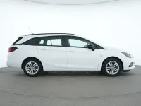 Gebraucht Opel Astra Edition 122 PS (89 kW) 2021 Schneeweiss summitwhite Kombi