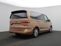 Second-hand VW Multivan Life 150 CP (110 kW) 2024 Auriu Monovolum