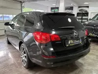Gebraucht Opel Astra Design Edition 101 PS (74 kW) 2012 Schwarz Kombi