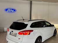 Gebraucht Ford Focus ST 250 PS (183 kW) 2017 Weiß Kombi