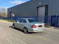 Gebraucht Mercedes 220 146 PS (107 kW) 2006 Silber Limousine