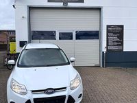 Gebraucht Ford Focus 101 PS (74 kW) 2014 Weiß Kombi
