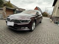 Gebraucht VW Passat Highline 179 PS (131 kW) 2017 Rot Kombi