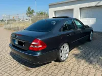 Gebraucht Mercedes E500 Avantgarde 306 PS (225 kW) 2005 Blau Limousine
