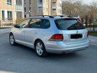 Gebraucht VW Golf VII Match 105 PS (77 kW) 2013 Silber Kombi