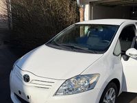 Gebraucht Toyota Auris 99 PS (72 kW) 2012 Weiß Kleinwagen