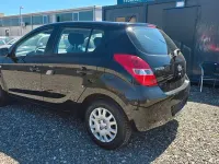Gebraucht Hyundai i20 Edition 77 PS (56 kW) 2011 Schwarz Kleinwagen