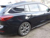 Gebraucht Ford Focus ST-Line 155 PS (114 kW) 2024 Obsidianschwarz metallic Kombi