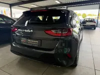 Gebraucht Kia Ceed 160 PS (117 kW) 2024 Grau Kleinwagen