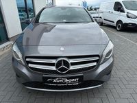 Gebraucht Mercedes A180 122 PS (89 kW) 2015 Grau Limousine