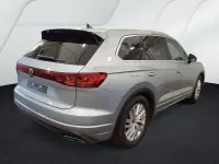 Gebraucht VW Touareg Elegance 231 PS (169 kW) 2025 Oyster silver metallic SUV