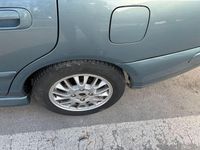 Gebraucht Mitsubishi Carisma 103 PS (75 kW) 2004 Grün Limousine