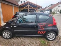 Gebraucht Peugeot 107 68 PS (50 kW) 2010 Schwarz Kleinwagen