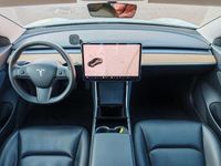 Gebraucht Tesla Model 3 Standard Range 239 kW (325 PS) 2021 Weiß Limousine