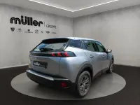 Gebraucht Peugeot e-2008 Active 100 kW (136 PS) 2022 Artense grau SUV
