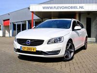 Gebraucht Volvo V60 163 PS (119 kW) 2015 Weiß Kombi