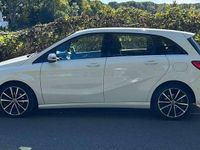 Gebraucht Mercedes B180 Urban 122 PS (89 kW) 2017 Weiß Kleinwagen